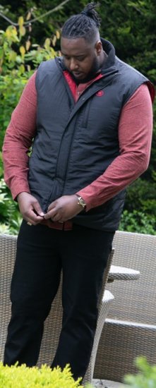 D555 FELIPE Zip Through Padded Gilet With Contrast Colour Lining And Rubber Badge Black - Kabátok - Nagyméretű Kabátok - 2XL-8XL