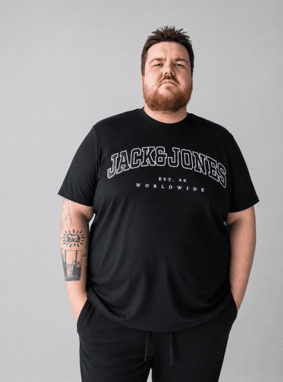 Jack & Jones CALEB VARSITY O-Neck T-Shirt Black - Pólók - Nagyméretű pólók - 2XL-14XL