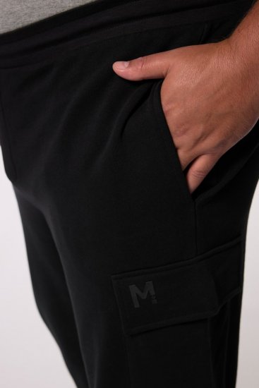 Men+ 113 Melegítőnadrág cargo zsebekkel Fekete - Melegítőnadrág & rövidnadrág - Melegítőnadrág & Melegítő Rövidnadrág 2XL-12XL