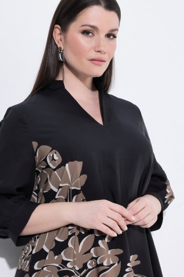 Ulla Popken 849423 Virágos ruha háromnegyedes ujjal Fekete - Maxi ruhák - Női plus size maxiruhák