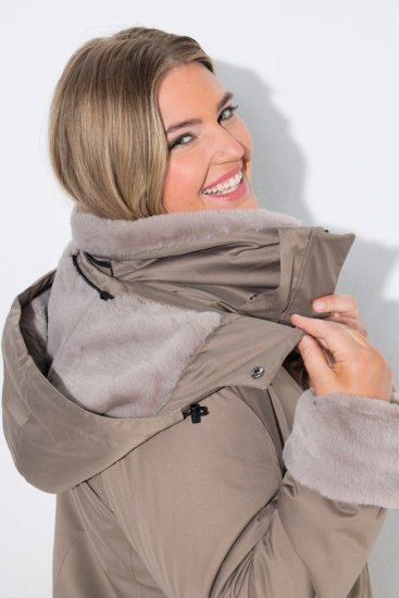 Ulla Popken 850509 Műszőrme dzseki Taupe - Dzsekik - Nagy méretű női dzsekik