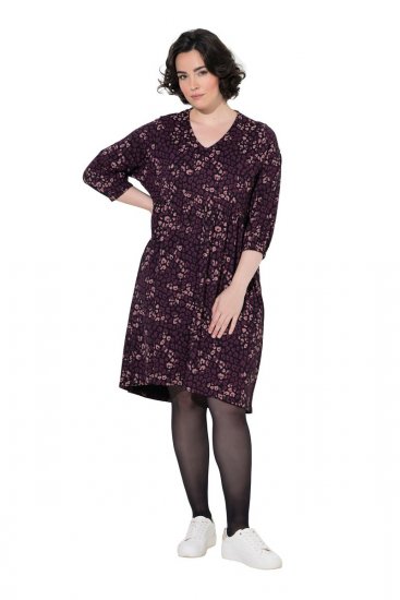 Ulla Popken 855270 Mintás jersey ruha V-nyakkal Fekete - Jersey ruhák - 