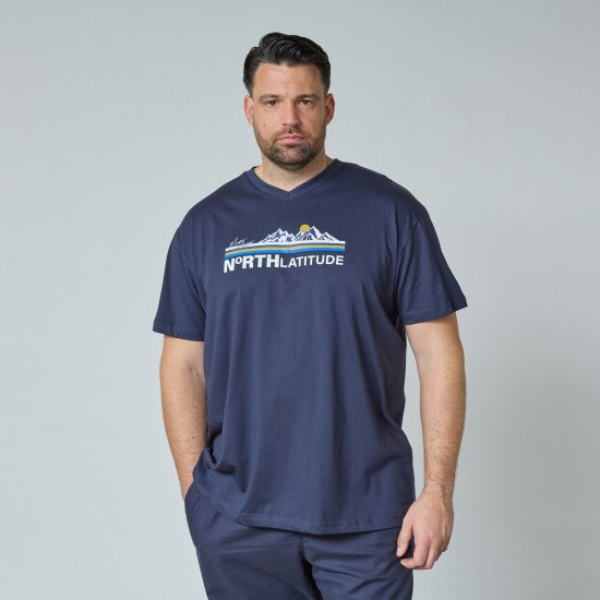 North Latitude Mountain T-Shirt V-Neck Tengerészkék - Pólók - Nagyméretű pólók - 2XL-14XL