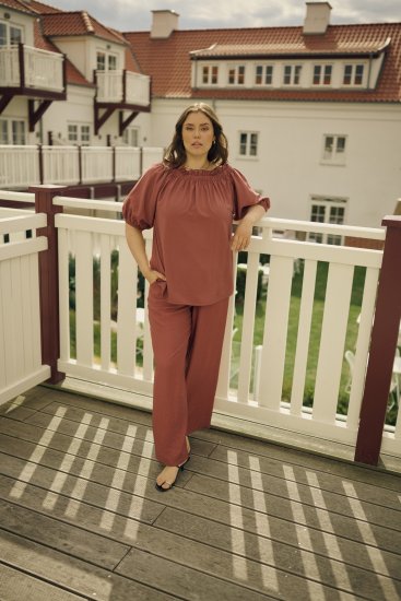 Kaffe Curve Neela Off-Shoulder Blouse Henna Brown - Blúzok és tunikák - 