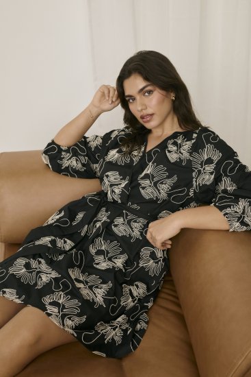 Kaffe Curve Kimmie Dress Black Chalk Embroidery - Midi ruhák - 