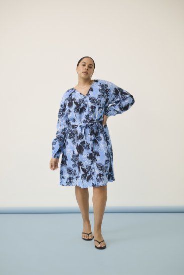 Kaffe Curve Aliana Dress Blue Flower Animal - Midi ruhák - 