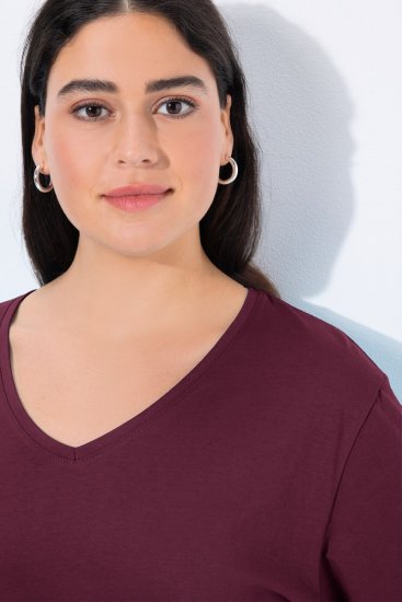 Ulla Popken Back To Basics V-Neck Relaxed Fit Cotton Tee Dark Berry - Pólók - Női pólók