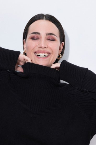 Ulla Popken Turtleneck Sweater with Ribbed Inserts Black - Bluzy & bluzy z kapturem - Kényelmes pulóverek és kapucnisok