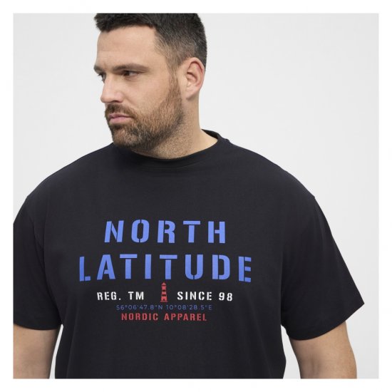 North Latitude Logo T-Shirt Black - Pólók - Nagyméretű pólók - 2XL-14XL